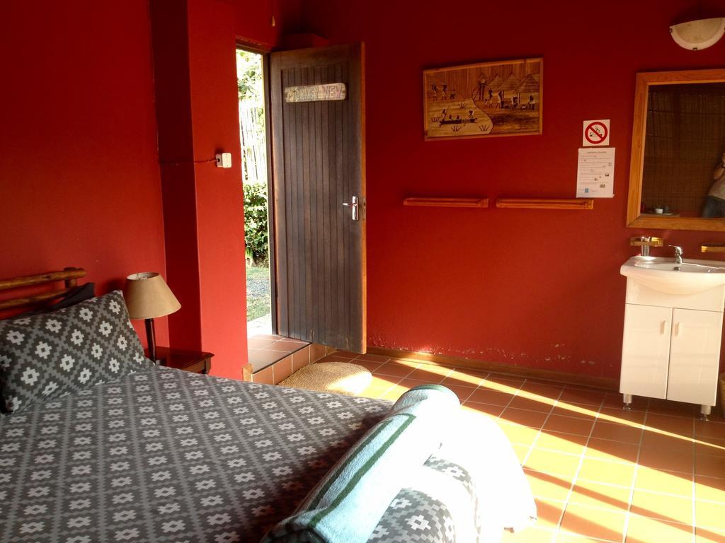 Jungle Monkey Backpackers Hostel Port Saint John's Bilik gambar