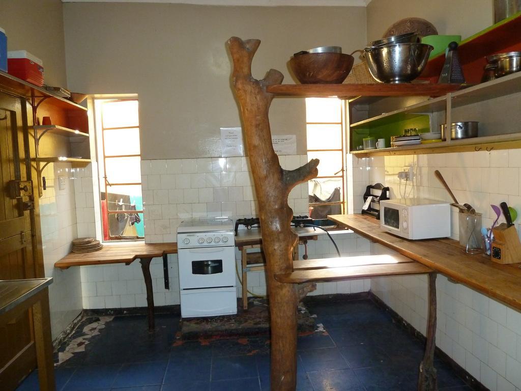 Jungle Monkey Backpackers Hostel Port Saint John's Luaran gambar