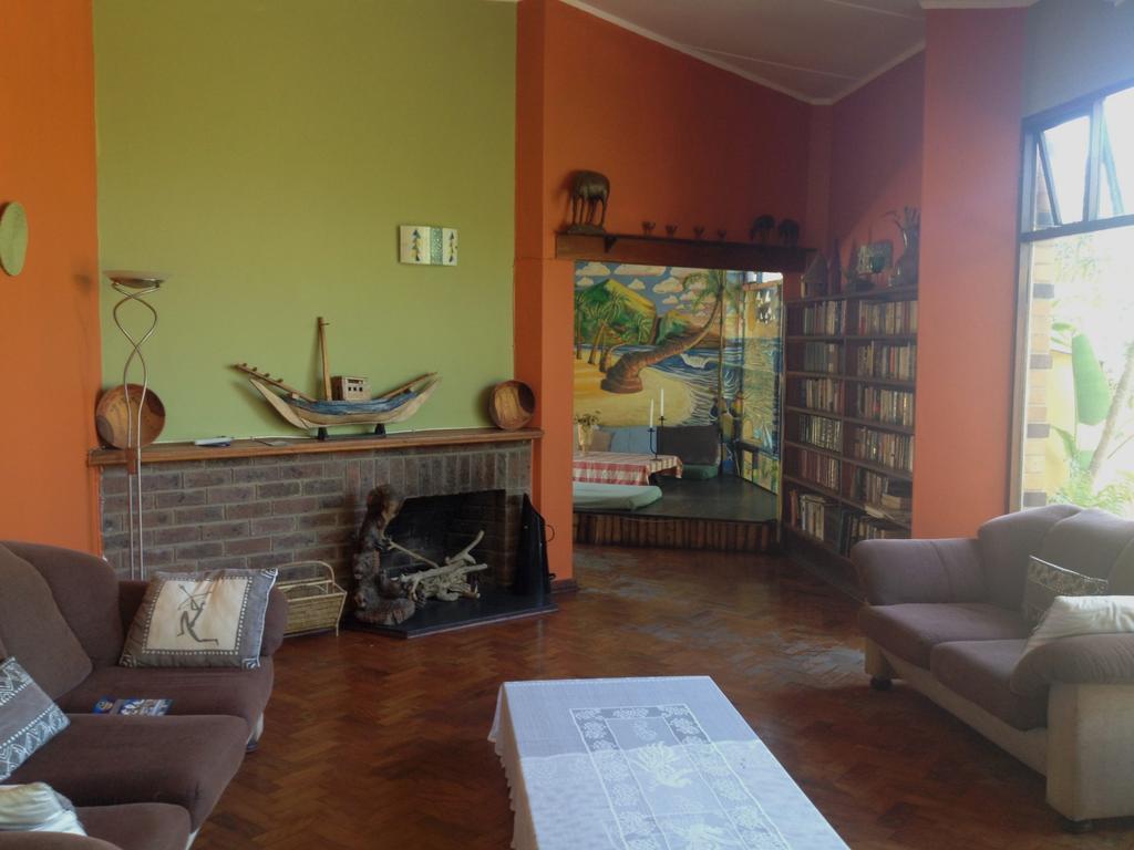 Jungle Monkey Backpackers Hostel Port Saint John's Luaran gambar